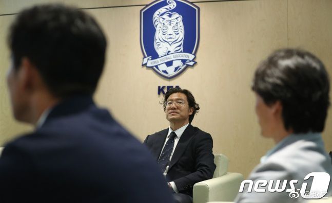 英媒footballtransfers的独家报道，阿森纳不会再继续尝试引进奥斯梅恩，而切尔西会继续尝试引进奥斯梅恩。